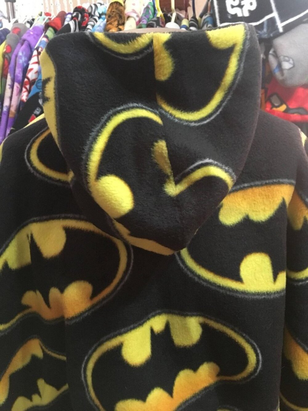 Batman Childs Hooded Poncho Pouch Pocket Black Yellow Symbol Handmade - Picture 3 of 4